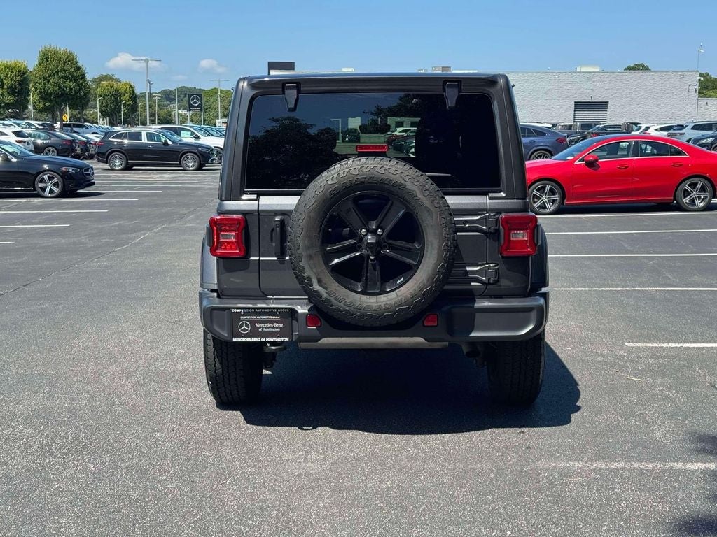 2022 Jeep Wrangler Unlimited Sahara Altitude