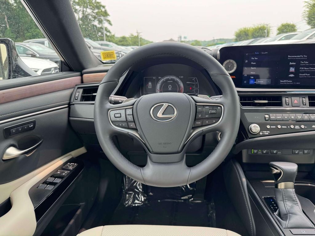 2024 Lexus ES 250