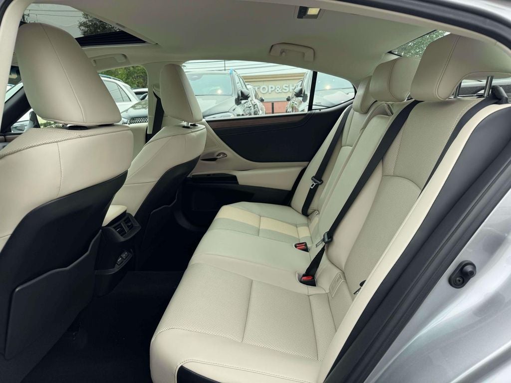 2024 Lexus ES 250