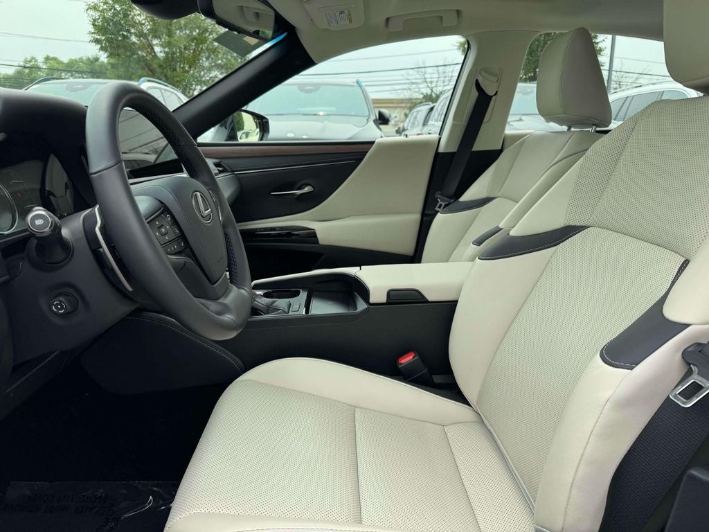 2024 Lexus ES 250