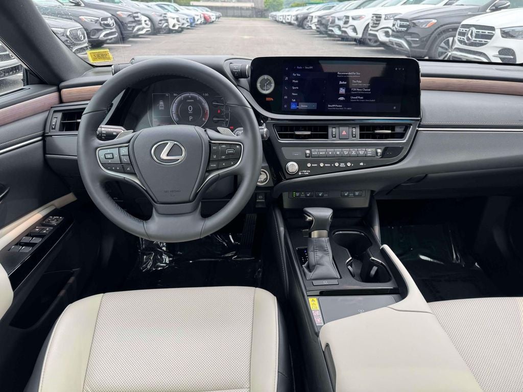 2024 Lexus ES 250