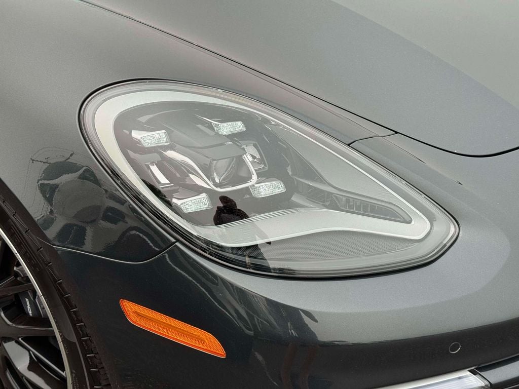 2023 Porsche Panamera Base