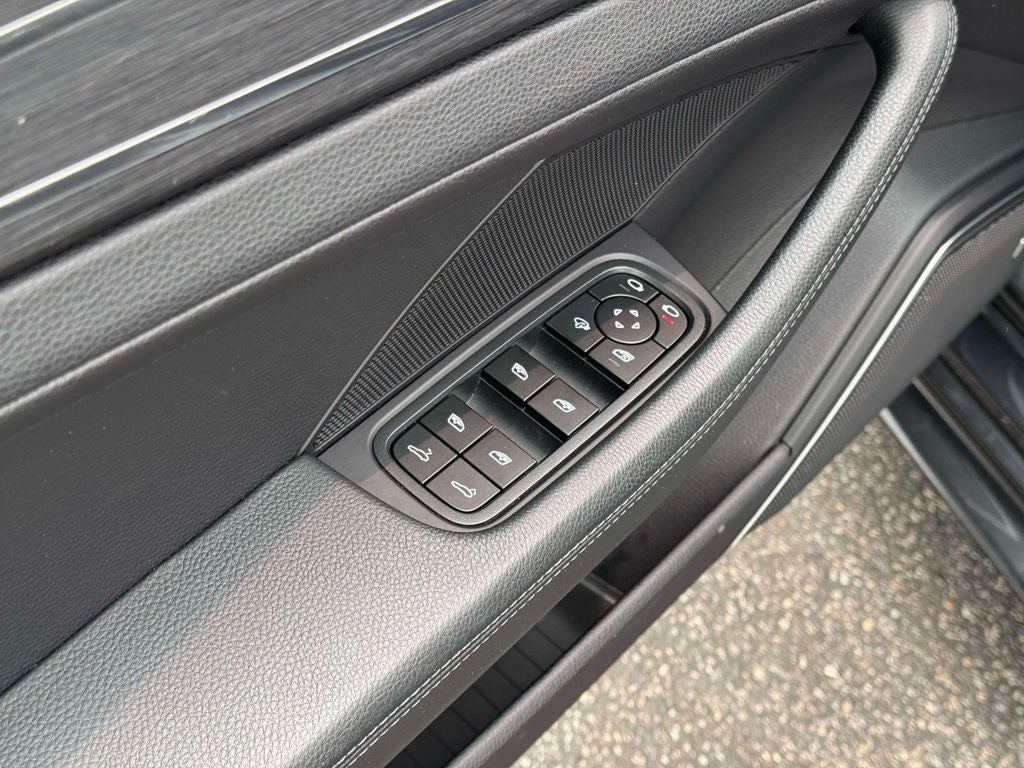2023 Porsche Panamera Base