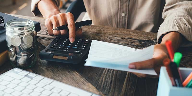 Calculating vehicle financing costs